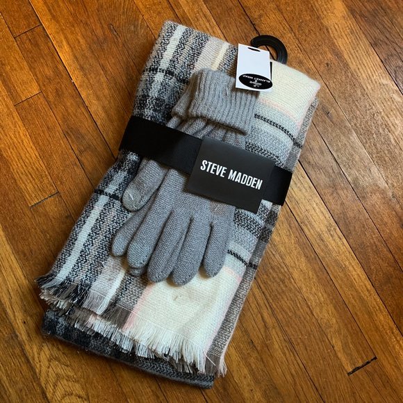 Steve Madden Accessories - Steve Madden Plaid Blanket Wrap & Gloves NWT